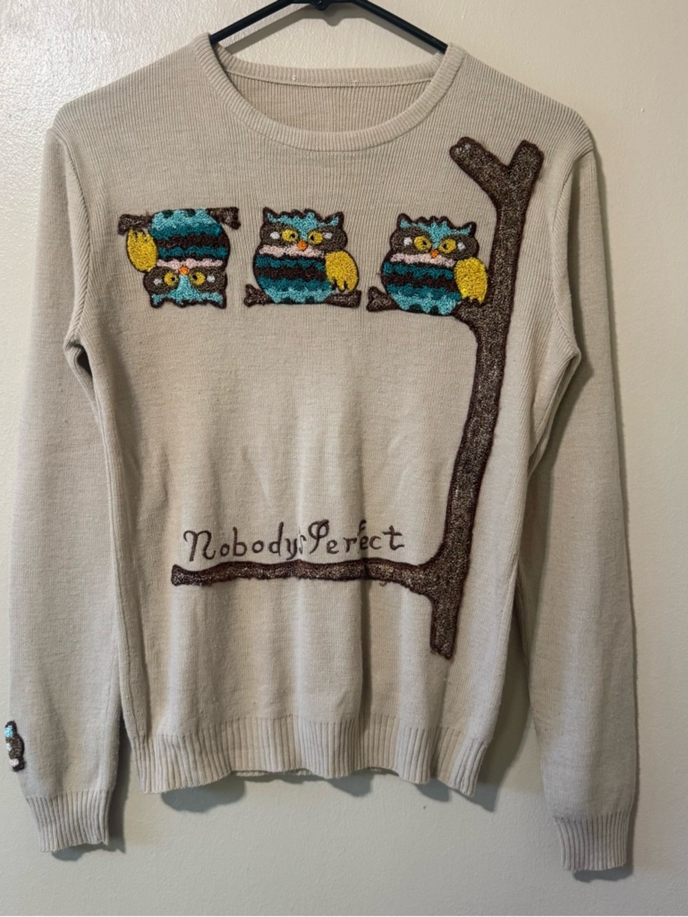 Vintage 70s Cream Sweater with Owl Embroidered Crewel Appliqué